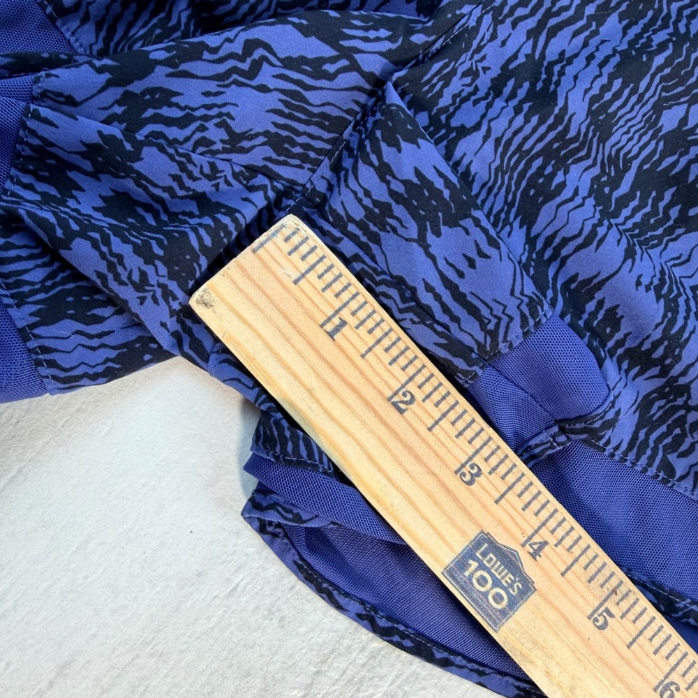 Athleta Mesh Racer Run 4" Short Blue Black Abstract Print Womens Size M - Picture 7 of 7